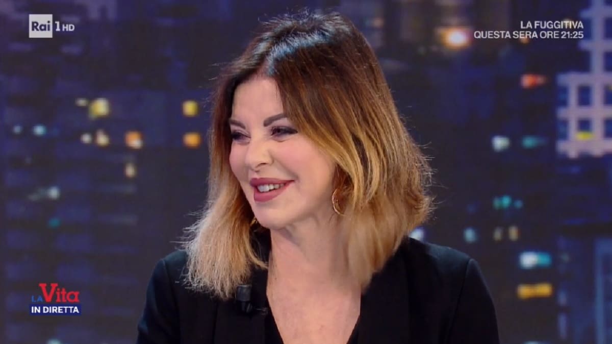 foto di Alba Parietti a La vita in diretta del 19 aprile