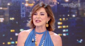 foto di Alba Parietti a La vita in diretta del 10 maggio