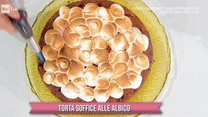 foto È sempre mezzogiorno torta albicocche