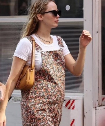 Foto Jennifer Lawrence Incinta