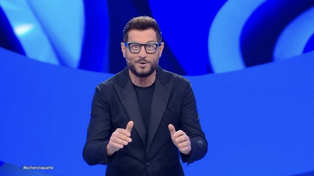 Enrico Papi glissa su Paolo Bonolis: “C'è chi ha ostacolato la mia  carriera” - LaNostraTv