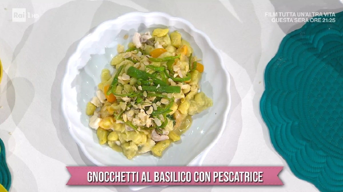 Foto Gnocchetti Al Basilico Con Pescatrice Mauro e Mattia Improta E Sempre Mezzogiorno