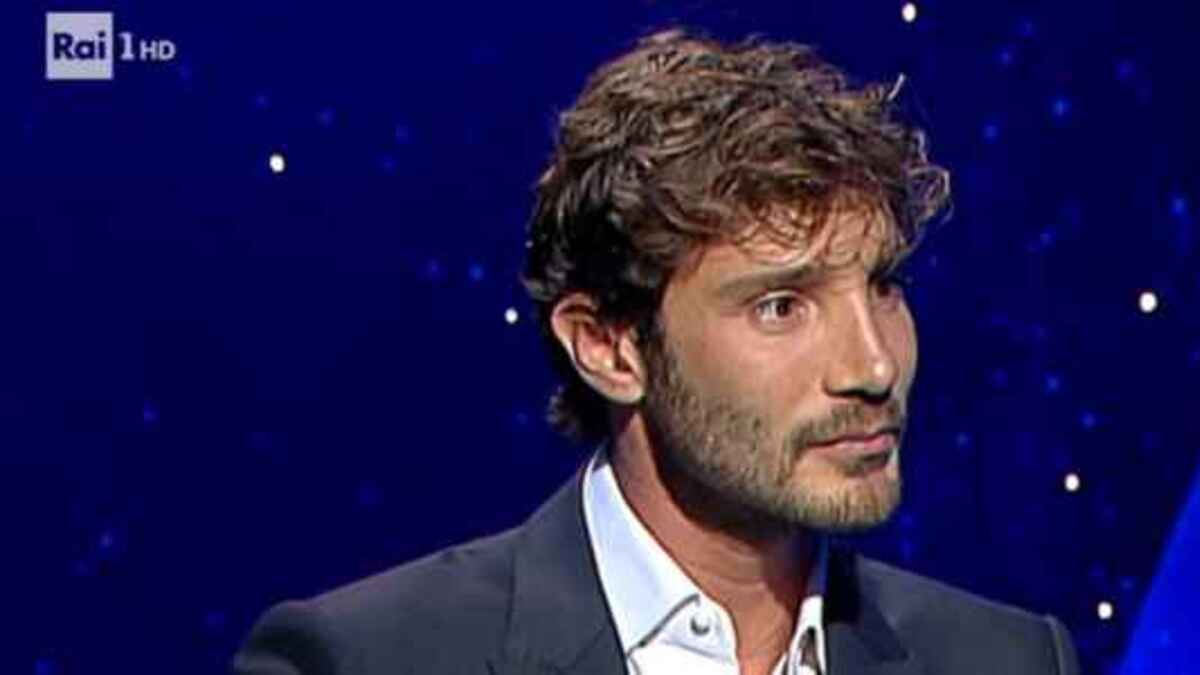 foto Stefano de martino se fatta notte