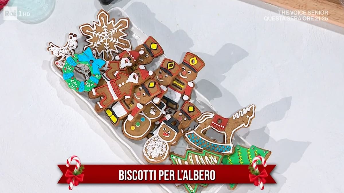 foto biscotti per l'albero