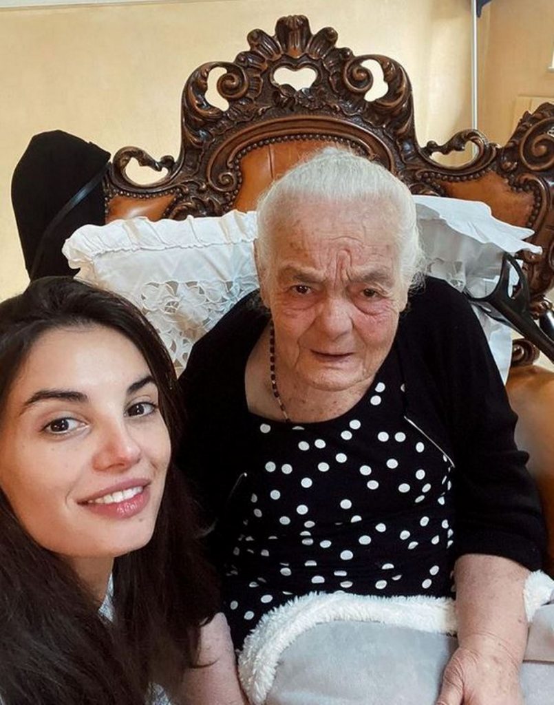 Foto Francesca Chillemi con la nonna