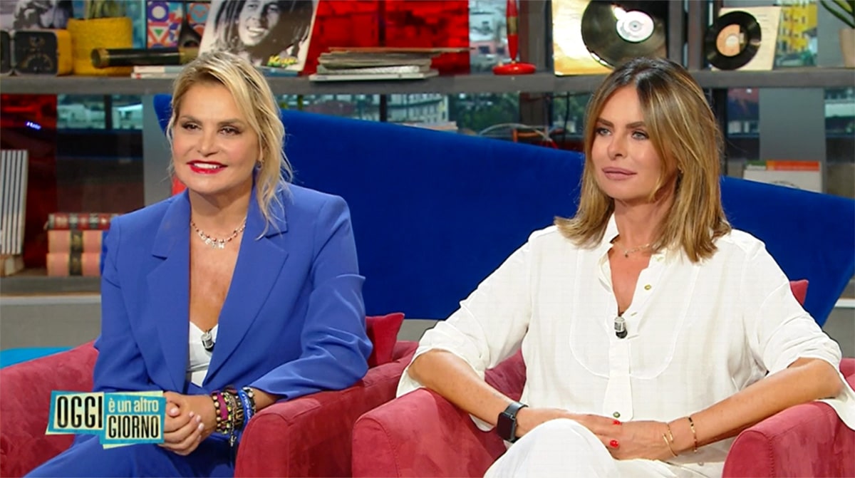 foto Simona Ventura e Paola Perego a Citofonare Rai2