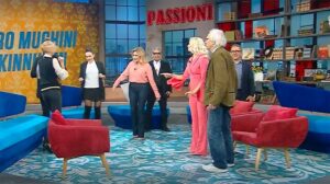 foto Serena Bortone ad Oggi è un altro giorno con il cast