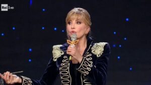 Foto Milly Carlucci Il Cantante Mascherato