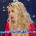 Valeria Marini, secca smentita: “Ero a Madrid non a Il cantante mascherato”