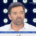 Alberto Matano, gaffe a La vita in diretta: “Comincio a dare i numeri”