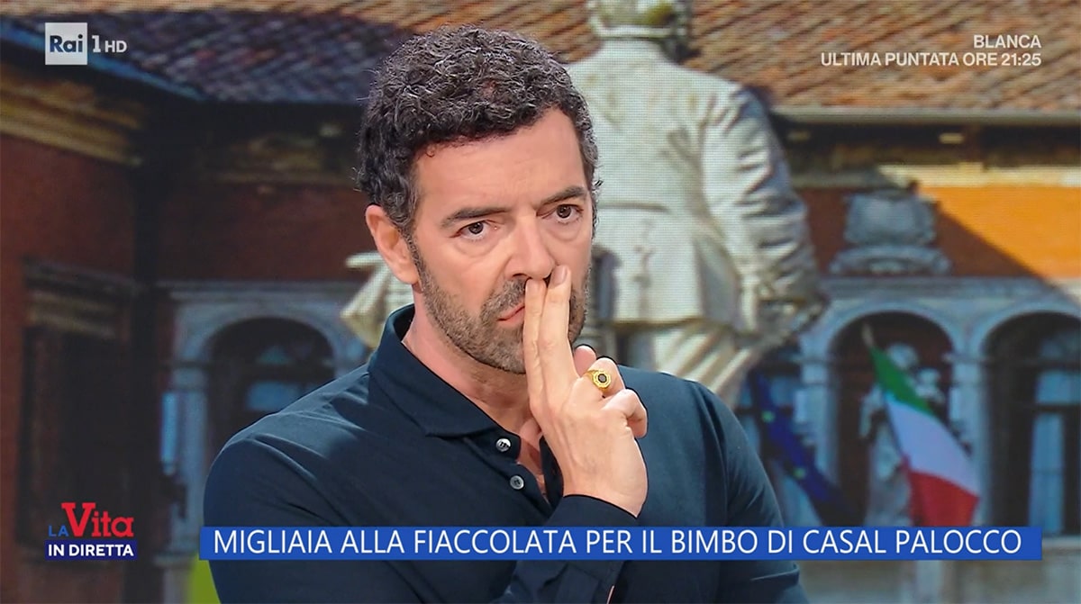 foto Alberto Matano in lacrime a La vita in diretta