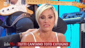 foto di Annalisa Minetti in lacrime a Bella Ma'