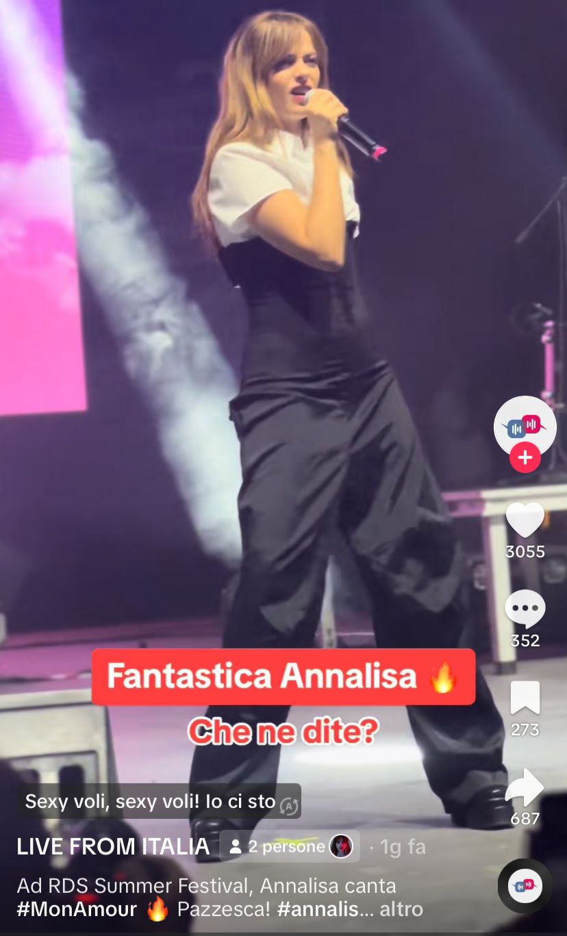 foto di annalisa con pancino