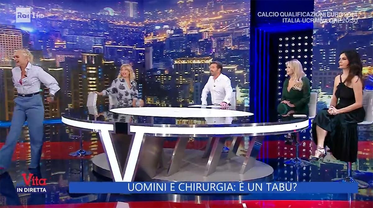 foto Paola Barale scappa a La vita in diretta