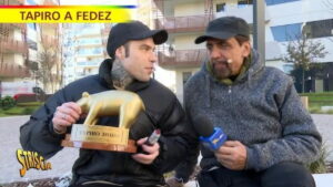 foto fedez striscia la notizia tapiro