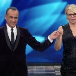 Sanremo 2025, rumors: “Carlo Conti potrebbe convincere Maria De Filippi”