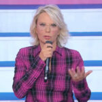 Maria De Filippi imbarazza Tina Cipollari: “Hai avuto una storia con Casella?”