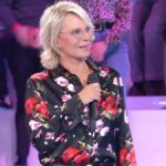 Maria De Filippi attaccata da ex allievo di Amici: “Il mio c**o non ha prezzo”