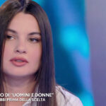 Uomini e Donne, Raffaella su Brando: “Quando l’ho visto volevo scappare”