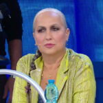 Amici, Alessandra Celentano lapidaria: “Cotta per un alunno? Ma non esiste!”
