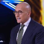 Alfonso Signorini non condurrà Pomeriggio Cinque: “Myrta può stare tranquilla”