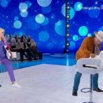 Al Bano ha un problema con la sedia a Domenica In: “Mi sa che rimango in piedi”