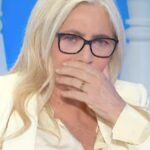 Domenica In, Mara Venier preoccupa: “Il lavoro aiuta quando le cose non vanno”