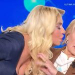 Valeria Marini si chiarisce con la madre e svela: “Perchè avevamo litigato”