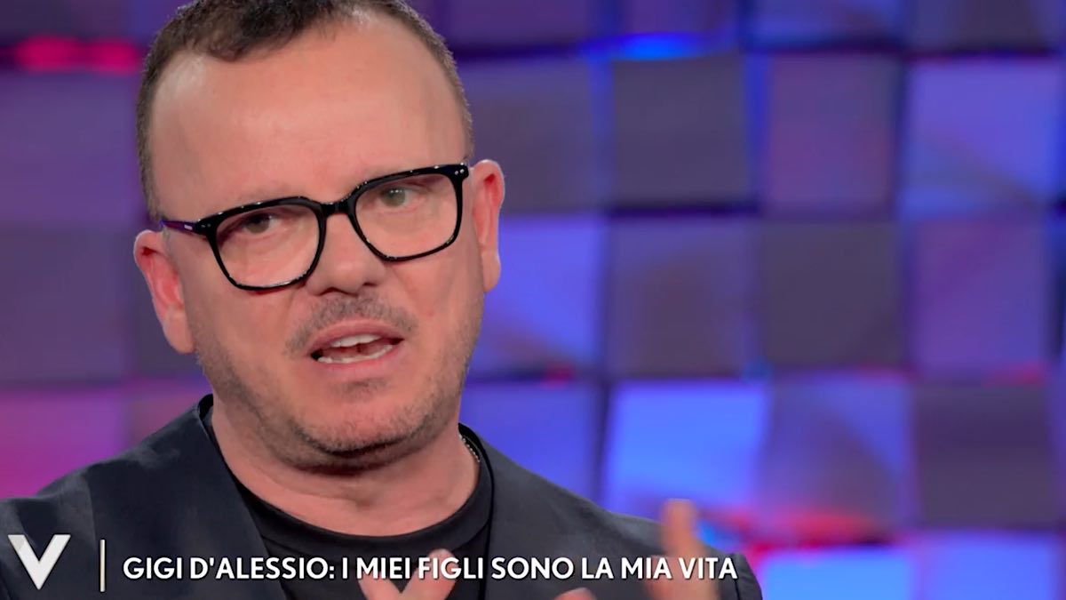 Foto Gigi D’Alessio a Verissimo 2025