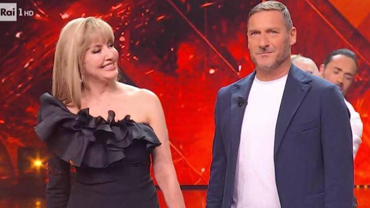 Foto Milly Carlucci e Francesco Totti a Ballando