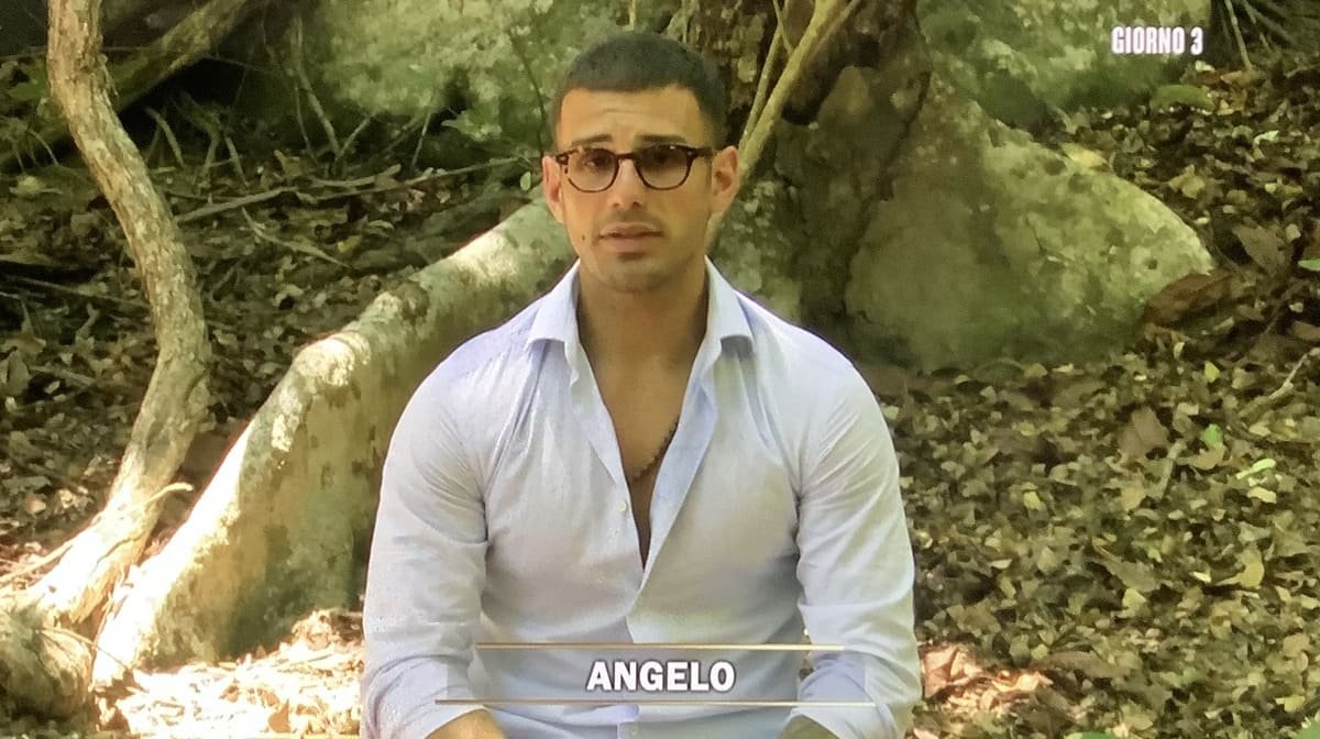 foto angelo fama isola ritiro
