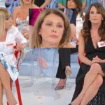 Uomini e Donne, Cinzia critica Gemma e Marina: “Non capisco la loro alleanza”