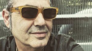 Foto Luca Carboni malattia