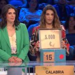 Affari Tuoi: Natalia della Calabria cambia pacco, ma vince solo 5.000 euro