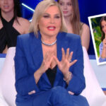 Simona Ventura, che gaffe in diretta all’Isola: Veronica Gentili la zittisce