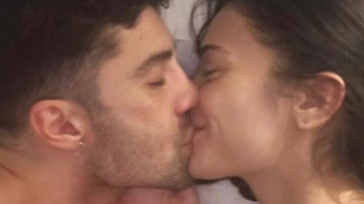 Foto Elodie e Andrea Iannone bacio