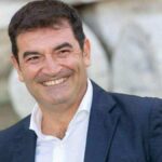 Max Giusti torna in Tv: condurrà la nuova edizione di Caduta Libera