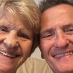 Grave lutto per Enzo Salvi, è morta la mamma: “Ha lottato fino all’ultimo”