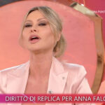 Anna Falchi lascia basita Caterina Balivo: “Catcalling? Per fortuna mi succede”