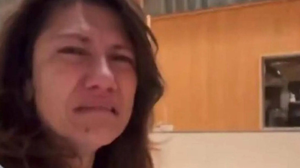 Foto Elisa in lacrime