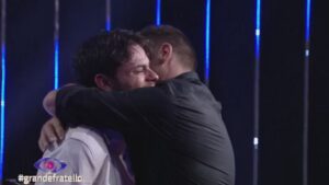 Foto padre Simone Grande Fratello