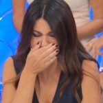 Uomini e Donne, Gloria crolla in studio: “Non merito di essere rimproverata”