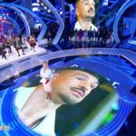 Simona Ventura mette di fronte ad un bivio Matteo: “Quella è la porta rossa”