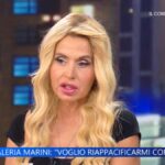 Valeria Marini alla Vita in diretta lancia un appello alla mamma: “Io ci sono”