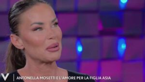 Foto Antonella Mosetti Verissimo 2025