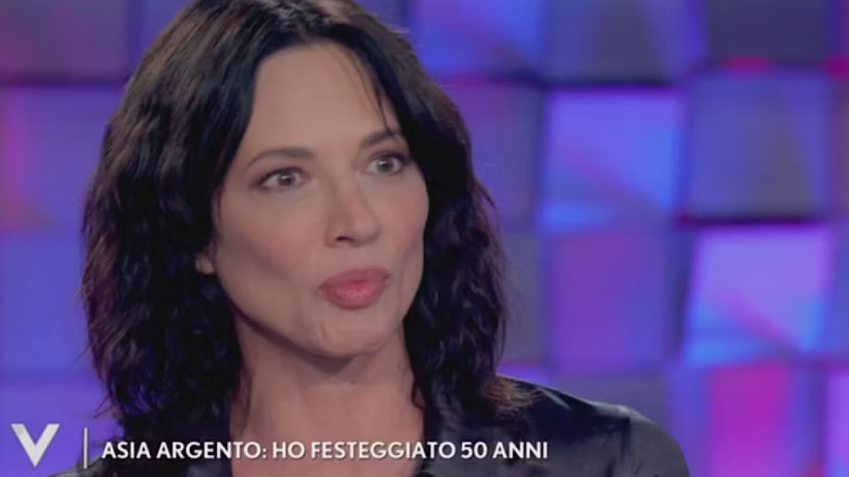 Foto Asia Argento Verissimo 2025