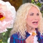 E’ sempre mezzogiorno, Clerici non ha dubbi: “E’ una trasmissione surreale”