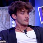 Grande Fratello, Jonas ci va giù duro e lancia una nuova accusa a Omer: “Falso”