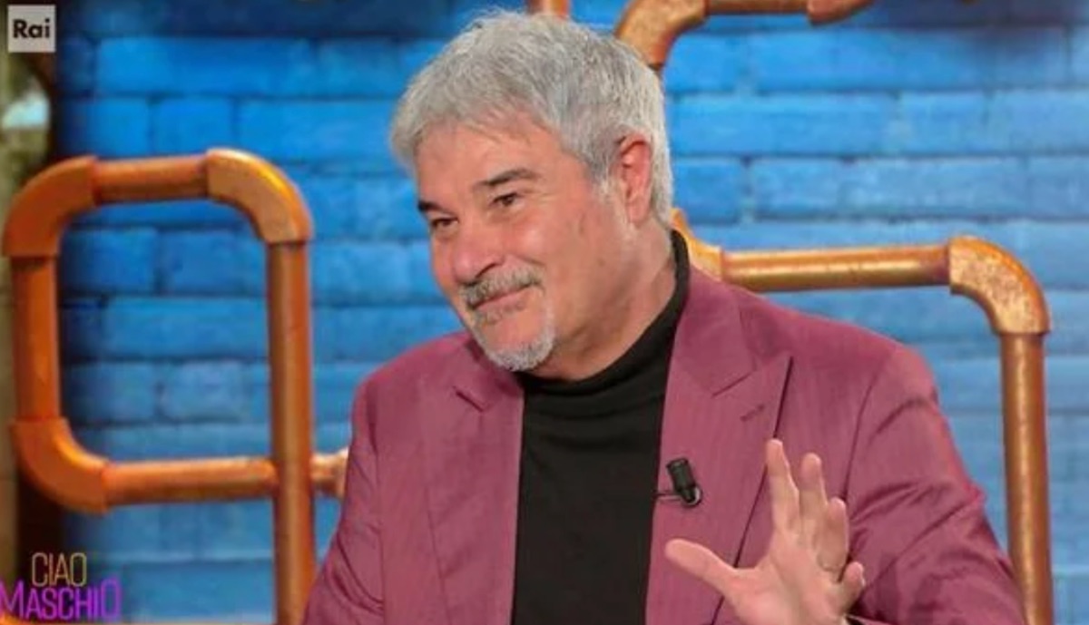 foto pino insegno ciao maschio