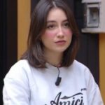 Amici 25, crollo emotivo per la cantante Angie: “È la mia ultima occasione”